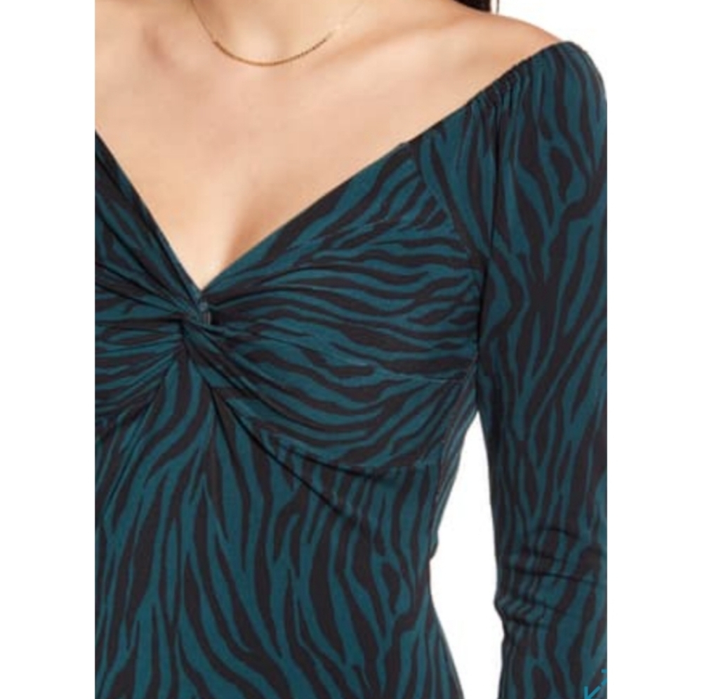 🆕🌿ZEBRA PRINT BODYCON DRESS🌿 - Picture 4 of 10